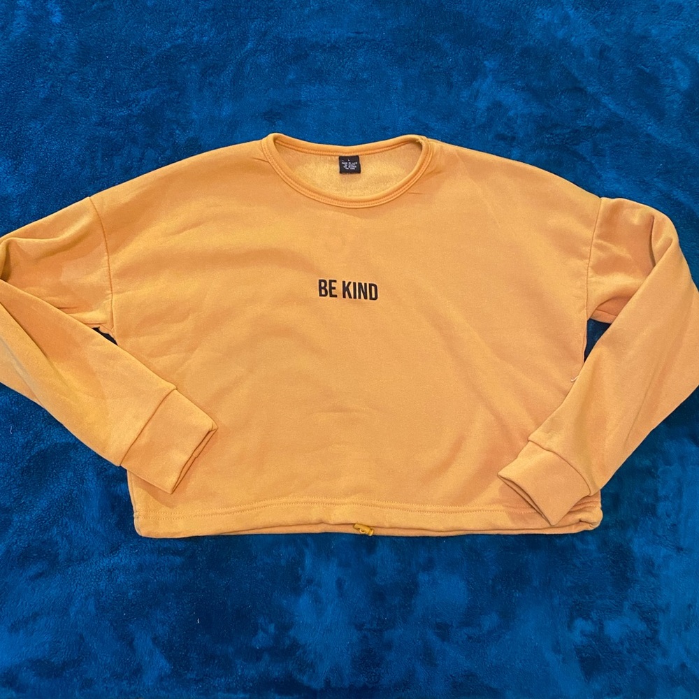 women’s yellow crewneck size L